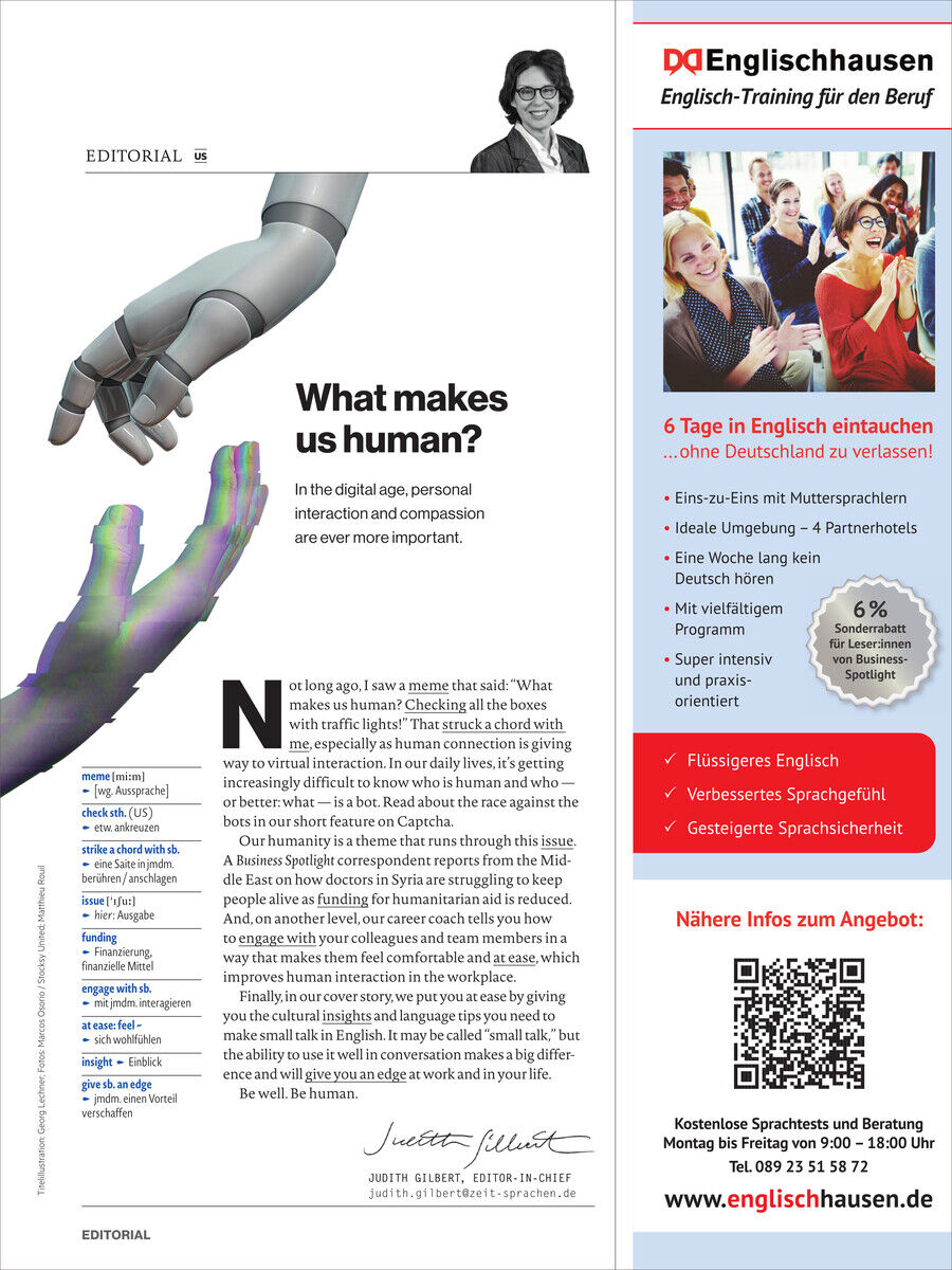 Seite des Business Spotlight Magazins 11/2024 mit einem Editorial-Artikel und einer Anzeige für Englischkurse, die Berufstätige anspricht. Enthält ein Bild eines mechanischen Arms. Farben sind Weiß, Grau, Rot und Blau.