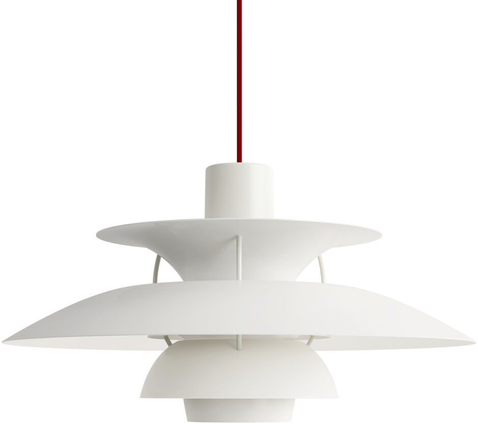 Die Pendelleuchte ZEIT-Sonderedition »PH5 Monochrome« präsentiert sich in einer eleganten Kombination aus Weiß und Rot. Sie verfügt über ein modernes, nordisches Design und besteht aus mehrfach übereinander angeordneten runden Schirmen. Die perfekte Ergänzung für eine stilvolle Innenbeleuchtung.