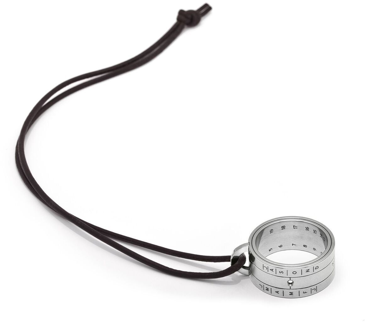 NOMOS Glashütte Sonnenuhr aus Edelstahl an einem schwarzen Armband. Ein elegantes Accessoire für Liebhaber präziser Zeitmessung.