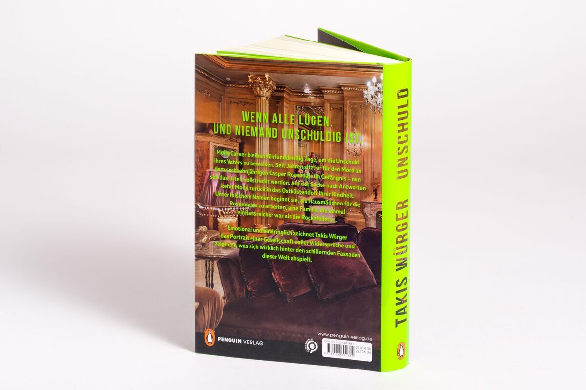 Das Bild zeigt das Buch 'Unschuld' von Takis Würger. Es ist ein Hardcover mit einem grünen Umschlag und einem farbenfrohen Rückseitencover, das eine luxuriöse Innenraumszene darstellt. Der Titel und der Name des Autors sind auf dem Buchrücken in grün-gemusterter Schrift geschrieben.