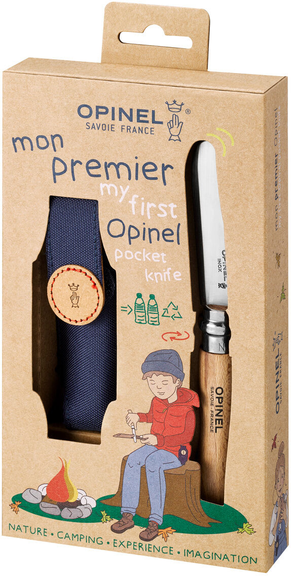Ein Kindermesser mit Etui »No 07« von Opinel in einer Kartonverpackung. Das Messer hat einen Holzgriff und kommt mit einer Sicherheitskappe. Die Verpackung zeigt Illustrationen eines Kindes beim Camping.