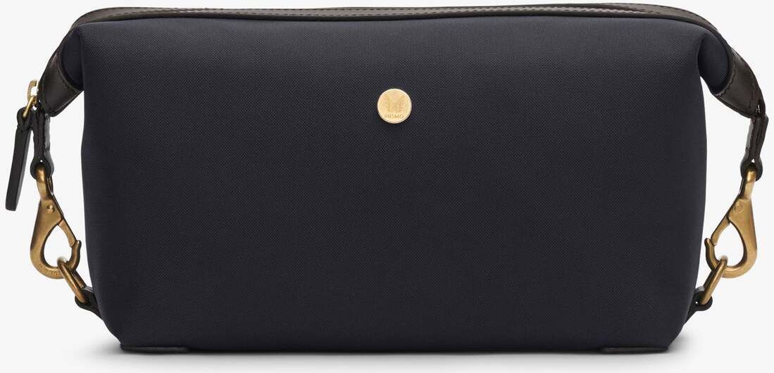 Eine elegante schwarze Mismo Kulturtasche mit goldenen Akzenten und seitlichen Reißverschluss-Details, perfekt für Reisen und den täglichen Gebrauch.