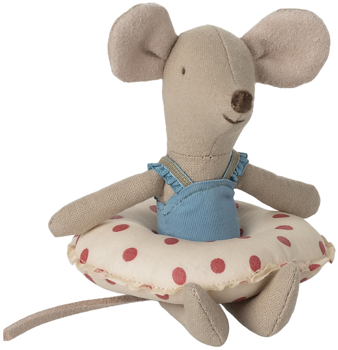 Eine plüschige Maus in einem blauen Badeanzug sitzt auf einer gepunkteten Luftmatratze. Perfekt für sommerliche Anlässe und als Kinderspielzeug geeignet.
