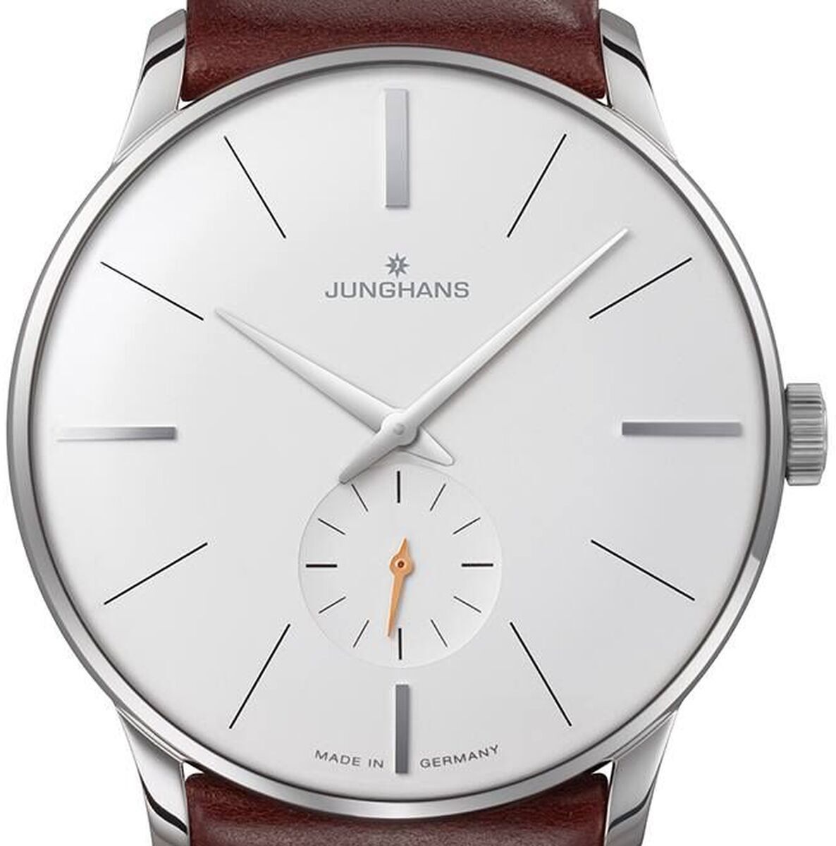 Die ZEIT-Sonderedition »Meister Handaufzug« von Junghans ist eine elegante Armbanduhr mit einem weißen Zifferblatt, silbernen Zeigern und einem braunen Lederarmband. Die Uhr hat ein schlichtes und zeitloses Design.