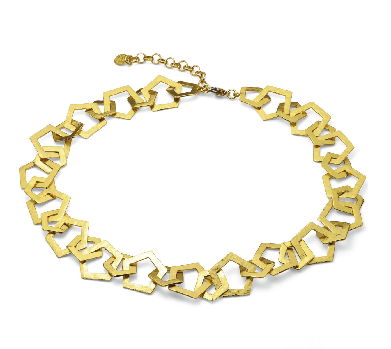 Vergoldete Halskette aus dem Schmuckset »Rosa« von Ars mundi. Die Kette besteht aus geometrischen, ineinandergreifenden Elementen mit matter, goldfarbener Oberfläche. Sie ist individuell längenverstellbar und wirkt modern und elegant.