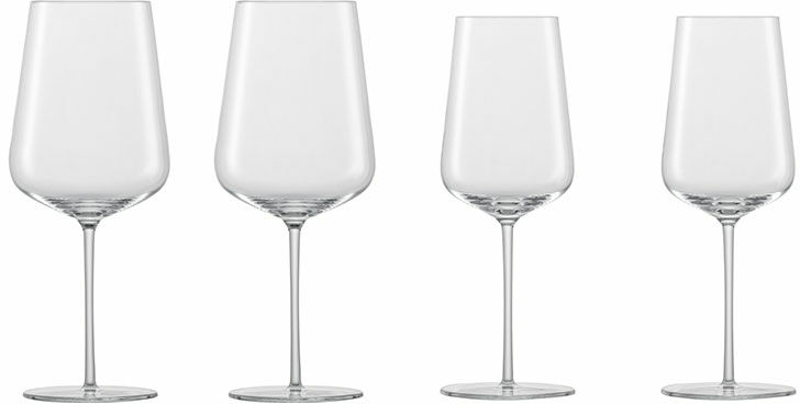 Ein Set von vier Weingläsern des Sommelier-Bundles »Vervino«. Die Gläser sind aus klarem, transparentem Glas gefertigt und haben ein elegantes, minimalistisches Design.