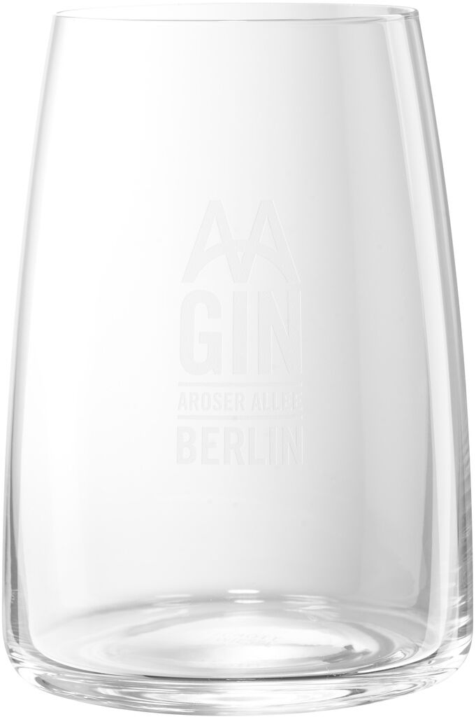 Ein durchsichtiges Glas mit der Aufschrift »AAGIN« und weiteren Details. Das Glas gehört zu einem Set mit dem »AAGIN« Dry Gin. Das Design des Glases ist schlicht und edel.