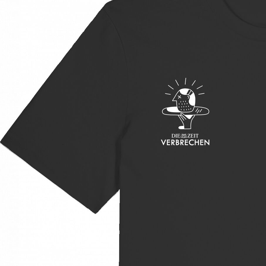 Ein schwarzes T-Shirt mit einem weißen ZEIT-Verbrechen-Logo auf der linken Brustseite. Das Design ist einfach und minimalistisch gehalten.