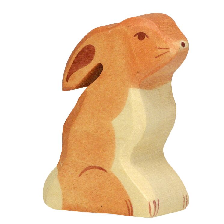 Holzfigur eines sitzenden Hasen, naturgetreu bemalt mit beige-braunen Farbtönen und kleinen schwarzen Details, geeignet als Spielzeug oder Dekoration im Kinderzimmer.