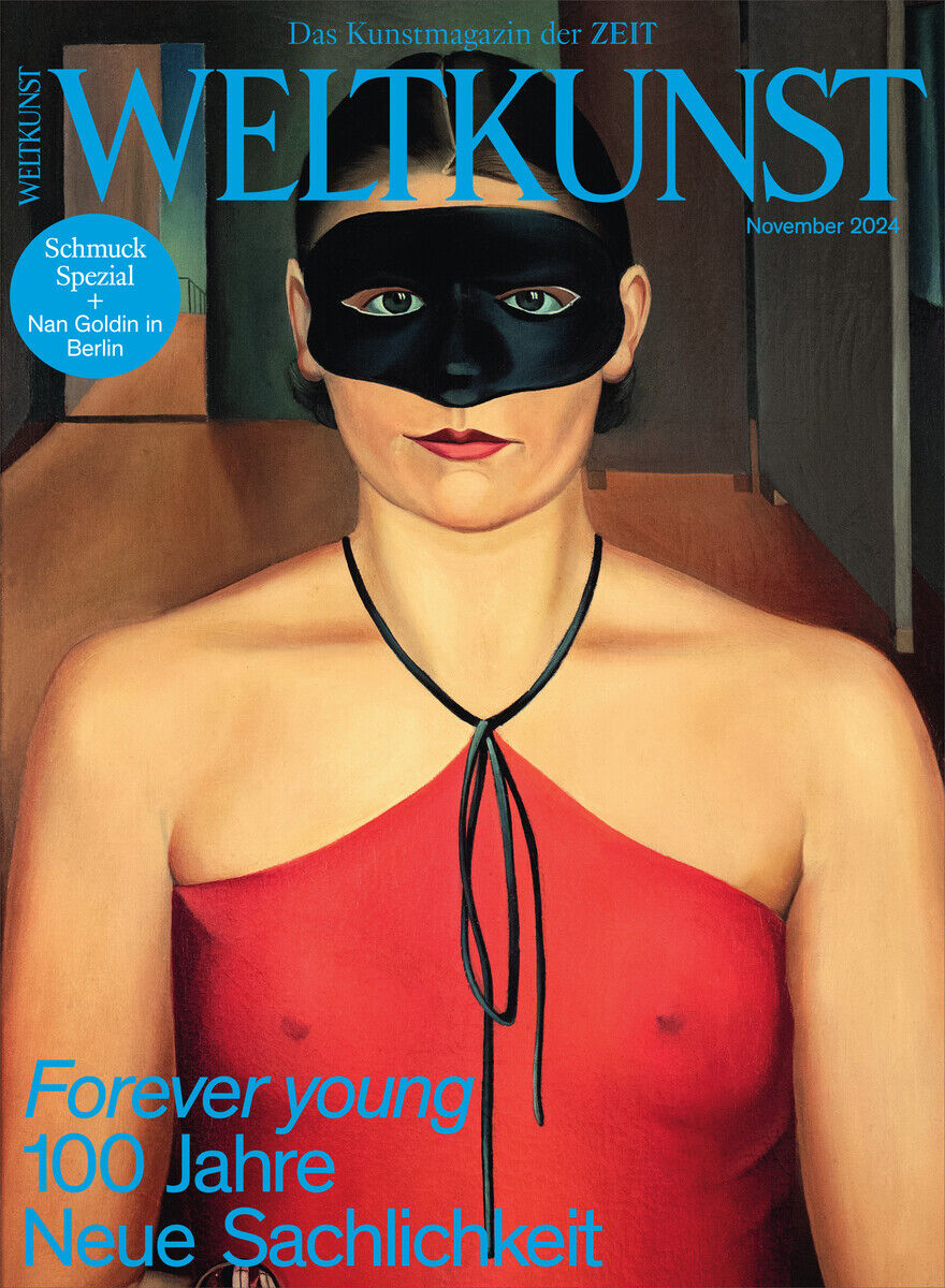 Cover der Zeitschrift WELTKUNST mit einer Frau in Maske und rotem Oberteil, thematisiert 100 Jahre Neue Sachlichkeit. Im Hintergrund Textelemente und Farben Rot, Schwarz, Blau.