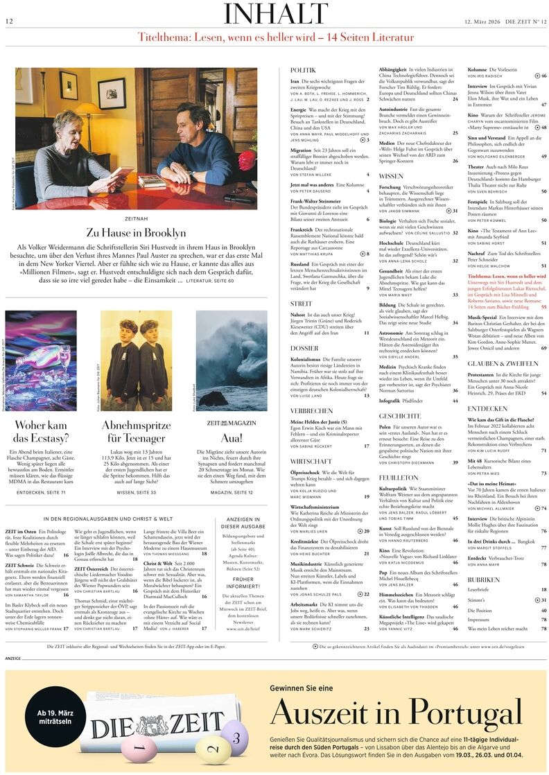 Titelseite des Inhaltsverzeichnisses der Wochenzeitung DIE ZEIT 12/2026 mit mehreren Textspalten, Fotos oben in Farbe (Personen im Café, Roman-Cover), vielen Abschnitten und einer großen Werbeanzeige für Portugal unten. Überschriften, strukturierte Listen und dezente Farben.