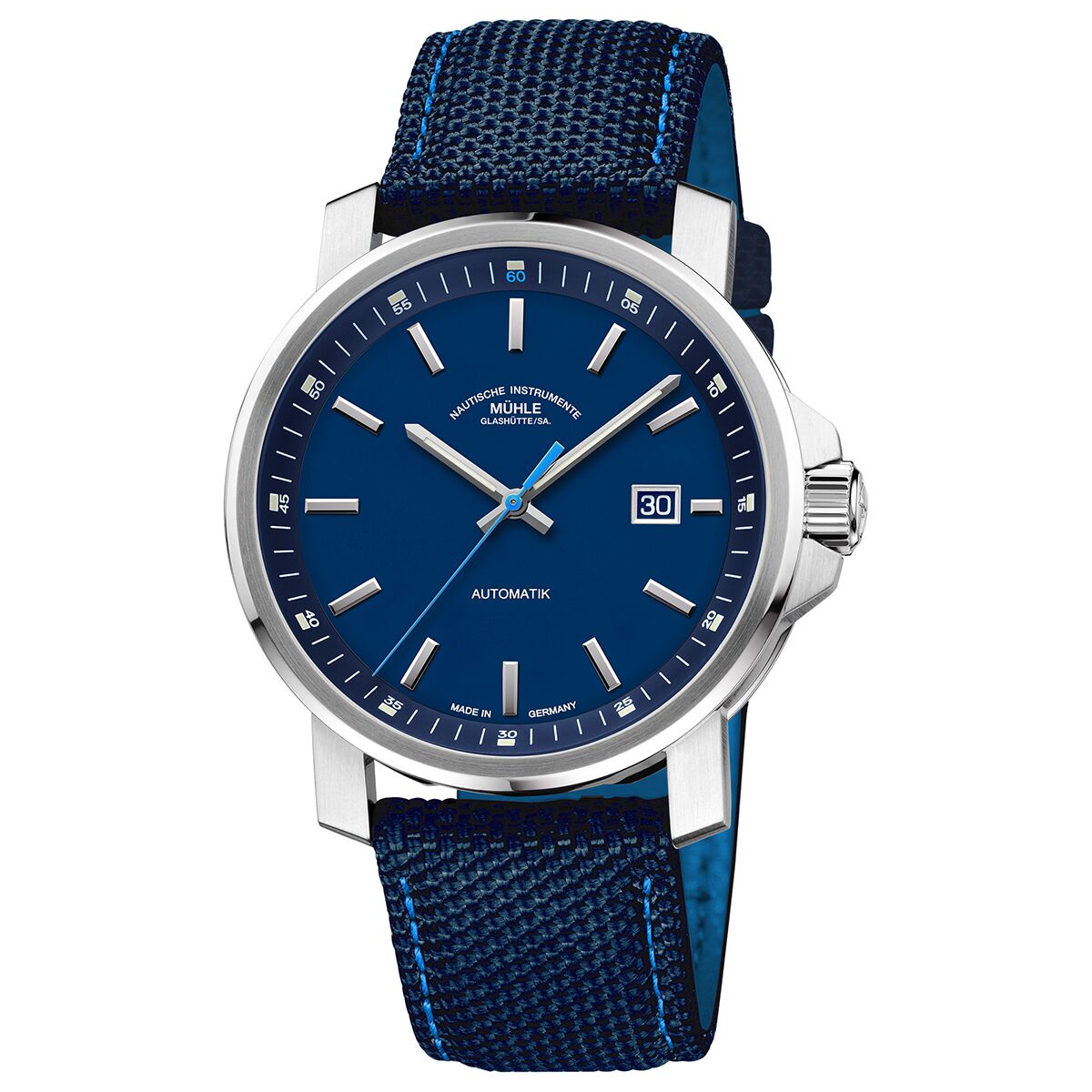 Die ZEIT-Sonderedition »29er Big Deep Blue« von Mühle-Glashütte ist eine luxuriöse Automatikuhr mit blauem Zifferblatt und robustem Edelstahlgehäuse. Sie zeichnet sich durch ihre Sportlichkeit und Eleganz aus und verfügt über eine Datumsanzeige.