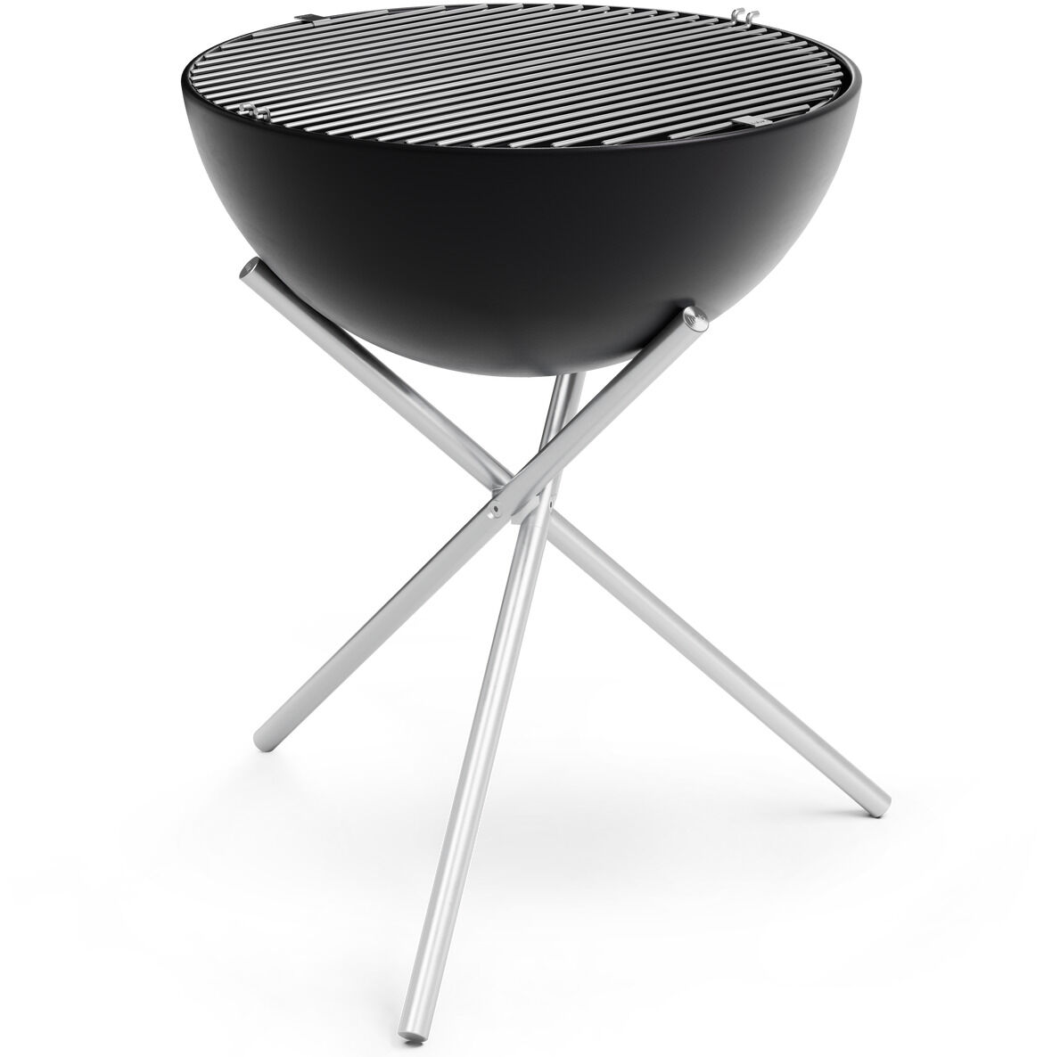 Freistehender runder Grillrost aus Edelstahl auf einem dreibeinigen Gestell. Der Grill hat eine schwarz lackierte, halbkugelförmige Feuerschale und eine glänzende silberne Oberfläche auf den Standbeinen. Ideal für Outdoor-Aktivitäten wie Grillpartys und Camping geeignet.
