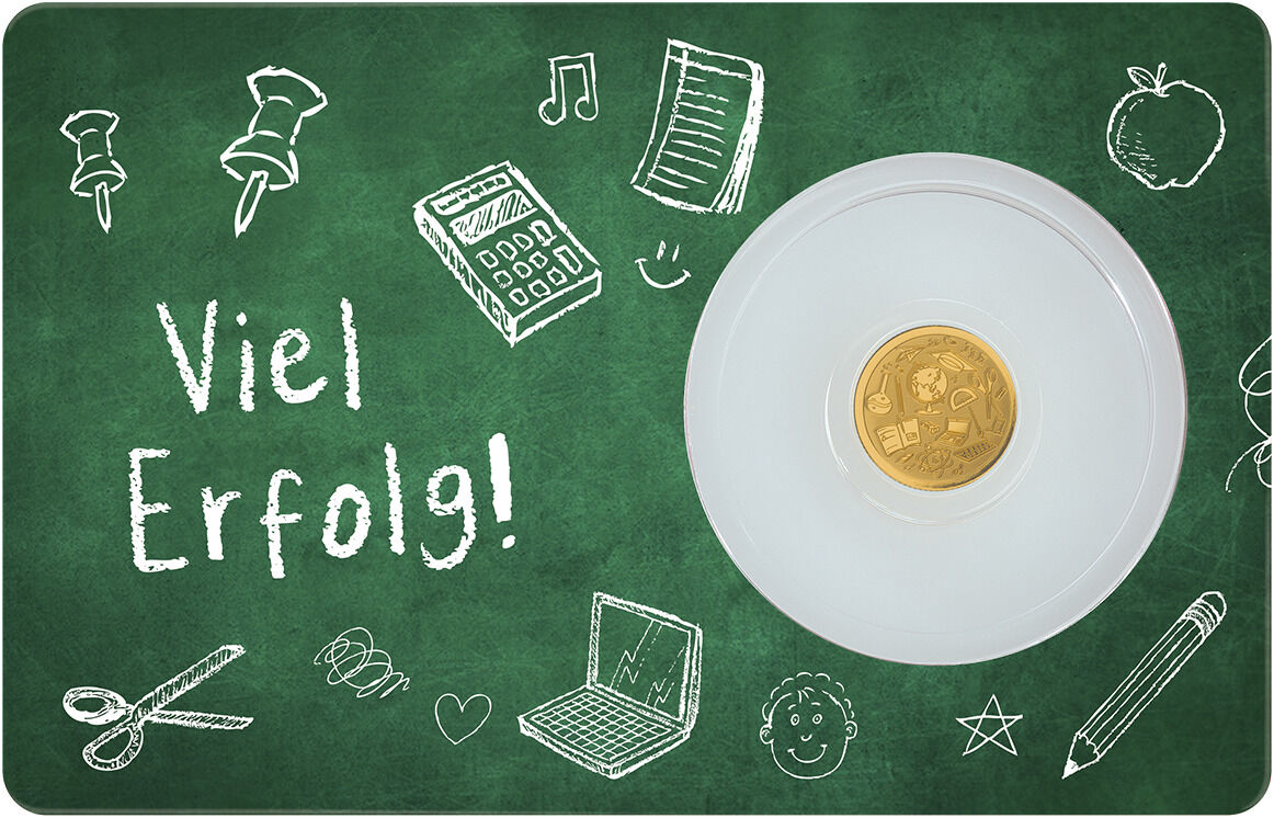 Goldbarren »Schulanfang« mit grüner Schultafel im Hintergrund und weißen Schul- und Glückssymbolen wie Schere, Apfel, Notizblock und „Viel Erfolg“ Text.