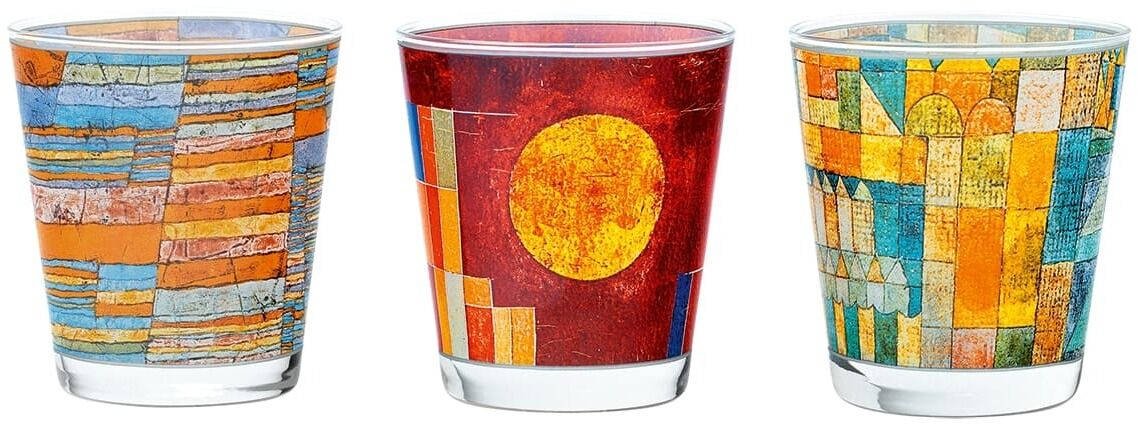 Drei Glas-Windlichter mit farbenfrohen Künstlermotiven von Klee, jedes mit einem einzigartigen, abstrakten Design in Rot, Gelb, Blau, Orange und Grün. Perfekt als dekorative Teelichtgläser.