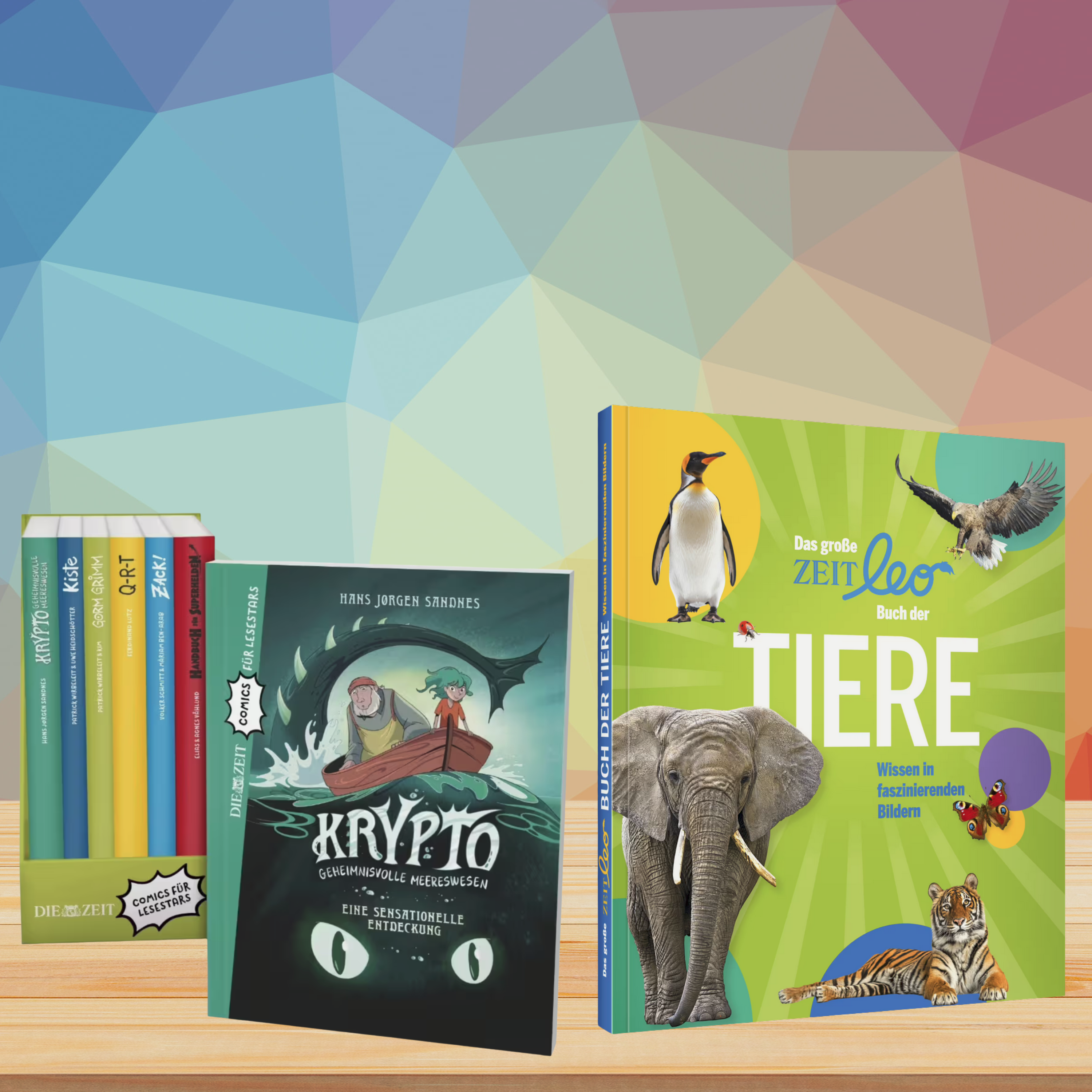Link zur Kategorie ZEIT-Editionen für Kinder: Das Bild zeigt mehrere Kinderbücher vor einem geometrisch bunten Hintergrund. Links steht eine Buchbox mit farbigen Buchrücken, mittig ein Buch mit dem Titel 'Krypto' von Hans Jørgen Sandnes, rechts ein Wissensbuch mit Tiermotiven und dem Titel 'Das große ZEIt LEO Buch der Tiere'. Ein Elefant, ein Tiger, ein Adler und ein Pinguin sind darauf abgebildet.