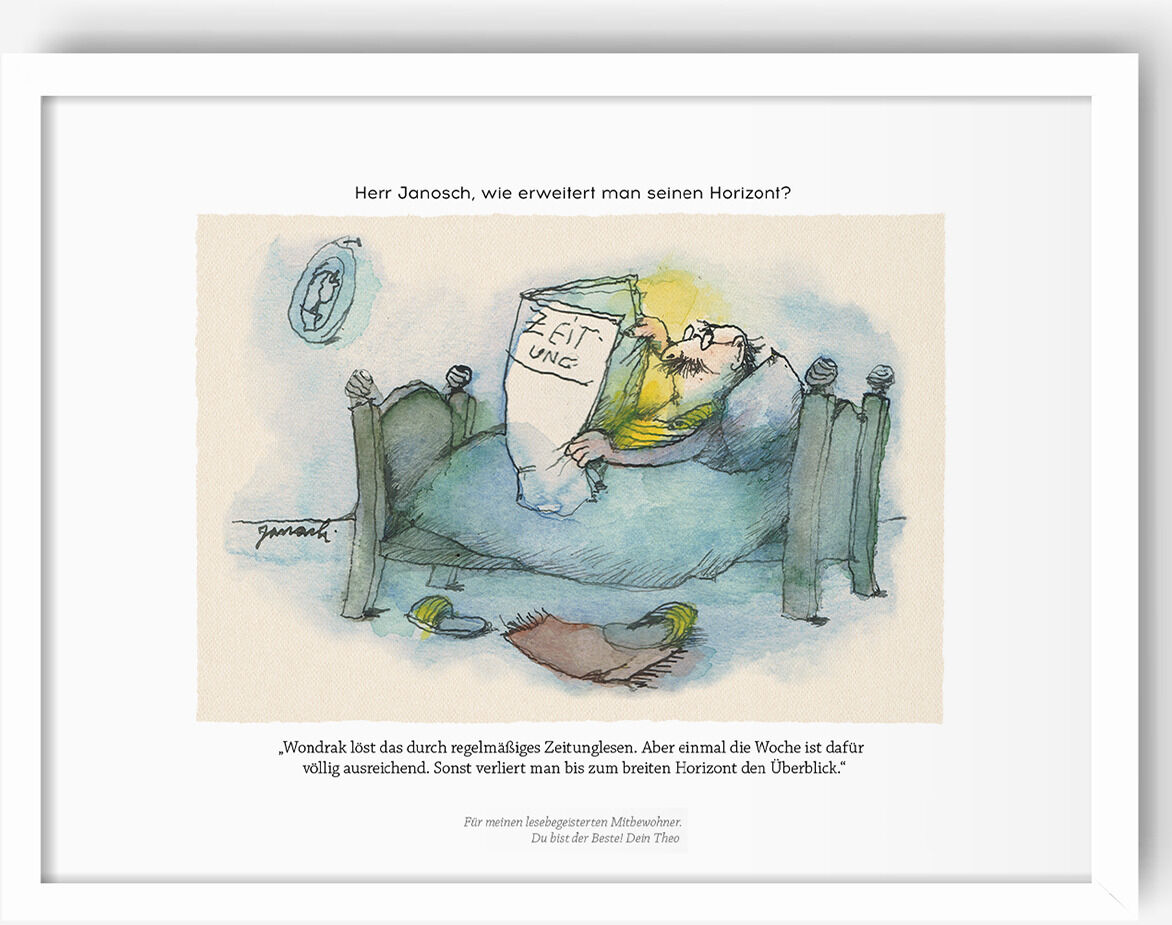 Buchcover von Janosch: »Herr Janosch, wie erweitert man seinen Horizont?«, zeigt eine komische Illustration eines Mannes, der im Bett liegt und eine Zeitung liest. Der Hintergrund ist in sanften Beige- und Blaugrüntönen gehalten. Das Bild ist in einer weißen Rahmung präsentiert.