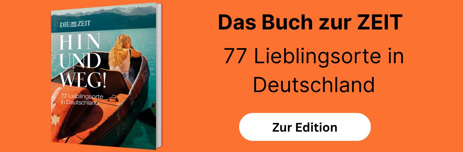 Cover des Buches 'Hin und weg! 77 Lieblingsorte in Deutschland' der ZEIT-Edition mit einer Frau im Boot auf einem See vor Naturkulisse und orangefarbenem Hintergrund mit Text, geeignet zur Inspiration für Reisen in Deutschland.