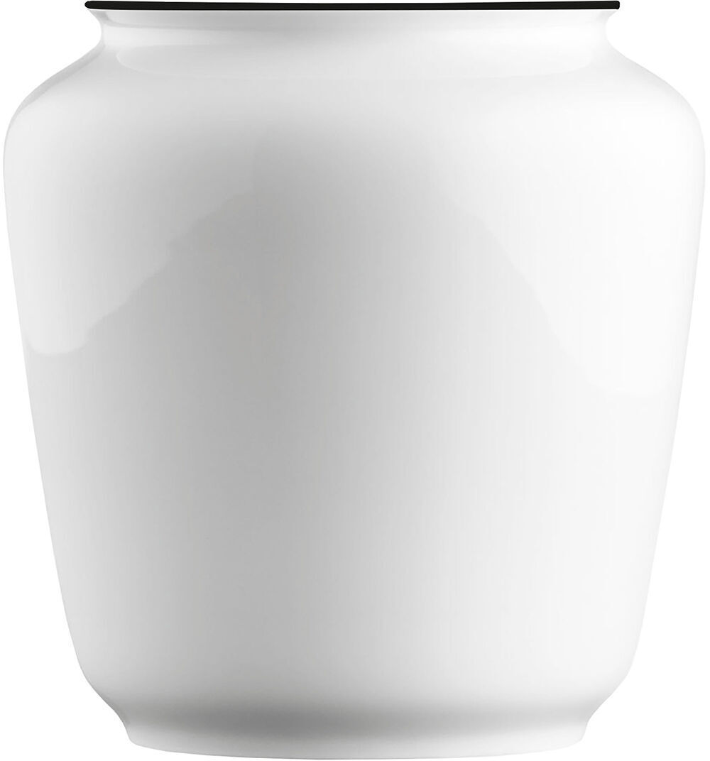 Eine elegante weiße Porzellanvasen der ZEIT-Sonderedition »Wagenfeld Vase 639/14« von Fürstenberg. Die Vase hat eine klassische, minimalistische Form mit einem schwarzen Rand oben.