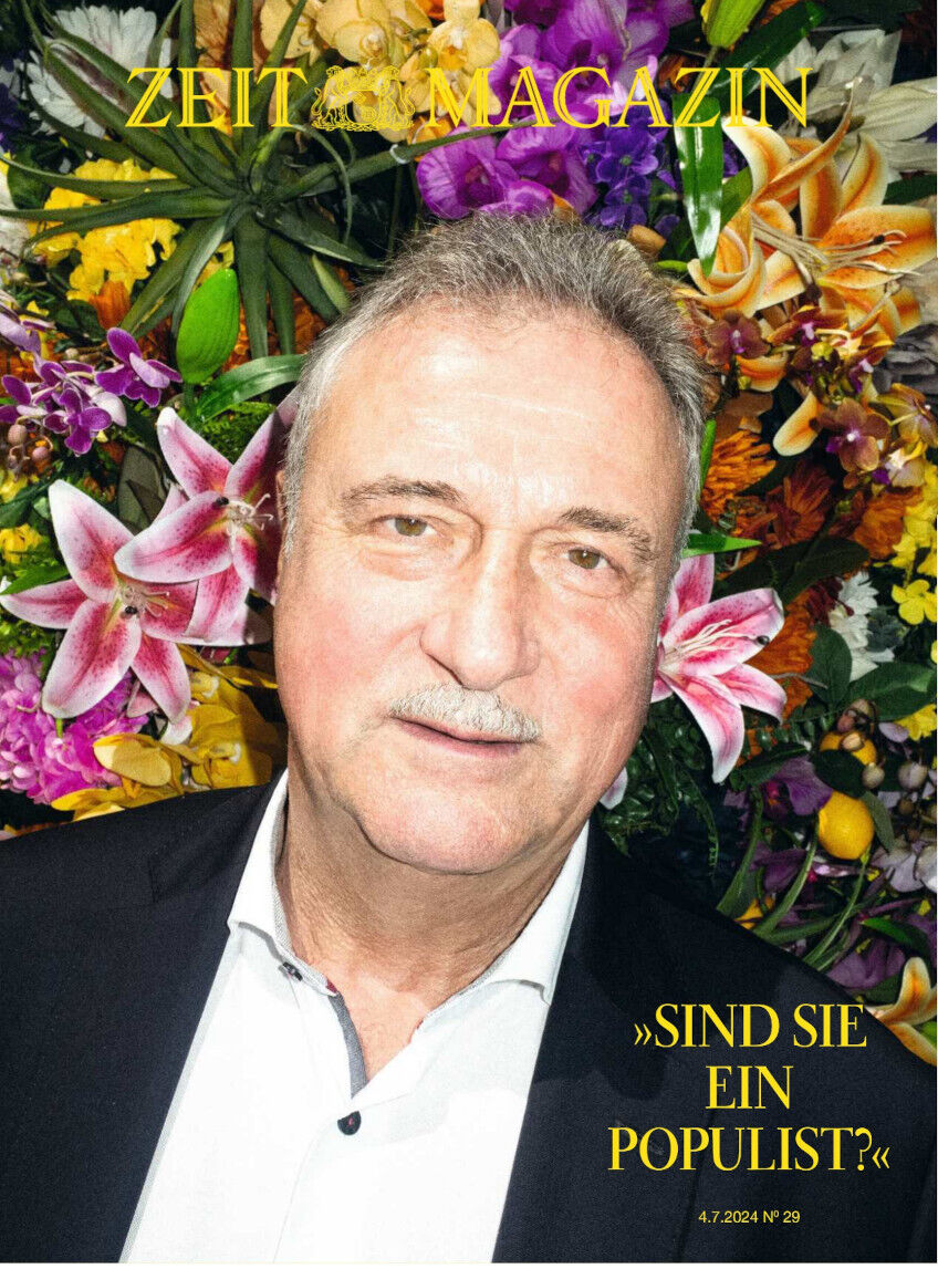 Das Titelblatt des Magazins DIE ZEIT 29/2024 zeigt das Porträt eines Mannes vor einem bunten Hintergrund aus Blumen. Der Text 'Sind Sie ein Populist?' ist ebenfalls auf dem Cover zu sehen.