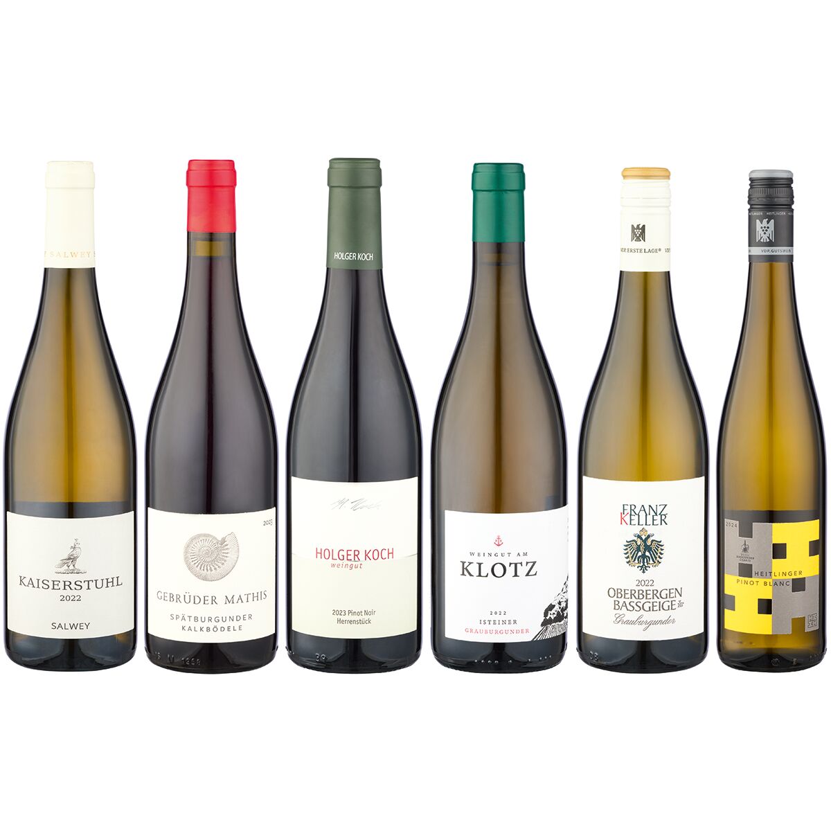 Sechs verschiedene Weinflaschen aus der ZEIT-Weinedition »Baden« stehen nebeneinander. Jede Flasche hat ein eigenes, modernes Etikett in unterschiedlichen Farben und Formen, die von Weiß über Rot bis zu Gelb und Grau reichen. Die Flaschen variieren in der Form und Herkunft der Weine und richten sich an Genießer und Weinliebhaber.