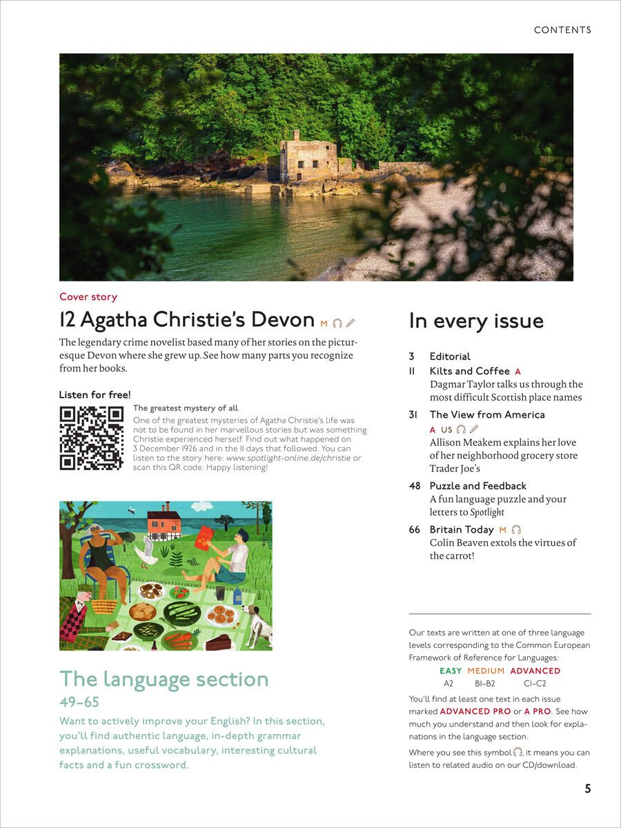 Detaillierte Magazinseite: Oben ein Foto eines Hauses an einem grünen Flussufer. Text über Agatha Christies Devon mit QR-Code. Rechts Inhaltsverzeichnis mit Rubriken. Unten bunte Illustration eines Picknicks mit Menschen auf einer Wiese. Vielseitig gestaltetes Layout.