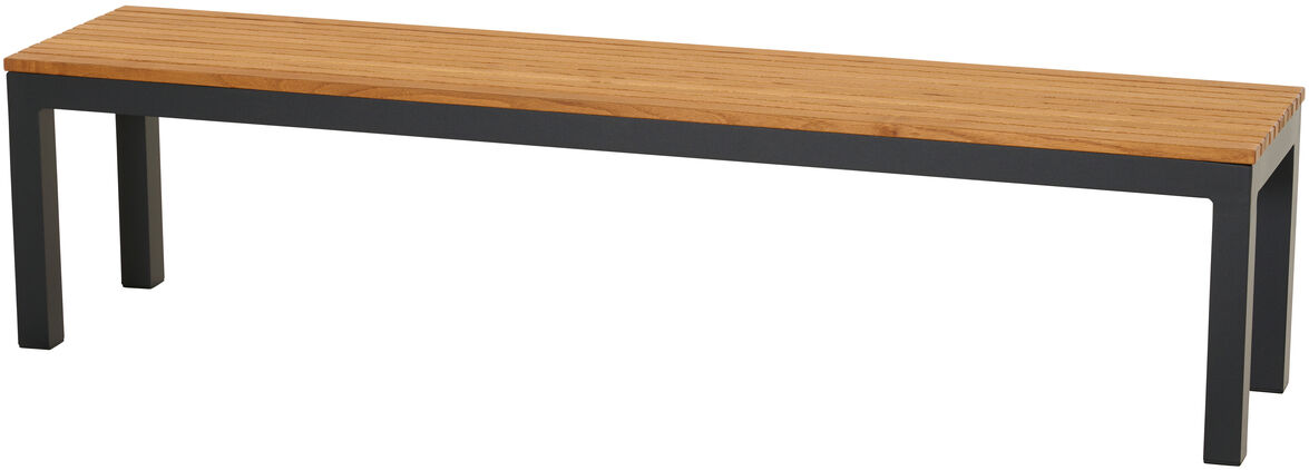Eine schlichte, moderne Sitzbank aus Holz und einem schwarzen Metallrahmen. Die Bank ist minimalistisch gestaltet und geeignet für Innen- und Außenbereiche.