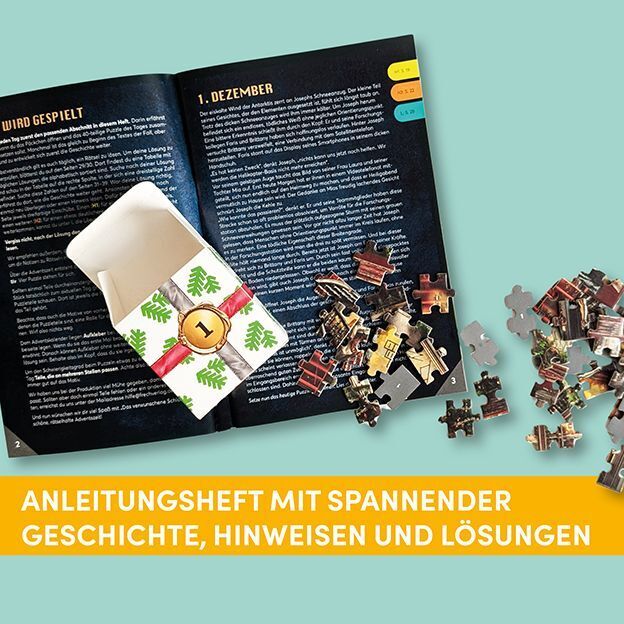 Offenes Anleitungsheft mit gelbem Rand, darin eine detaillierte Geschichte und Hinweise. Daneben eine beschriftete kleine Schachtel mit Tannenzweigmotiv und Zahl 1 sowie verteile Puzzleteile in verschiedenen Farben. Unten gelbes Textfeld mit weißem Schriftzug.