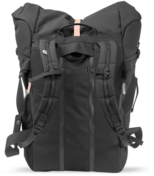 Schwarze Duffle-Tasche »Smögen« mit mehreren verstellbaren Trägern, robustem Material und modernen Design.