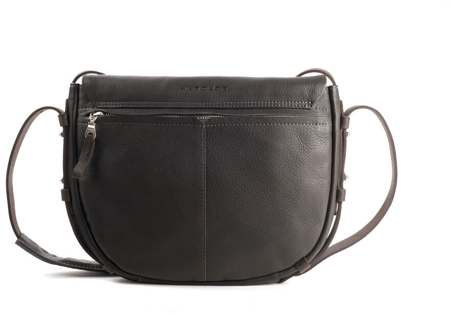 Schwarze Slingbag aus Lederoptik mit Reißverschluss und Schulterriemen, kompakt und stilvoll, ideal für Freizeit und Alltag.