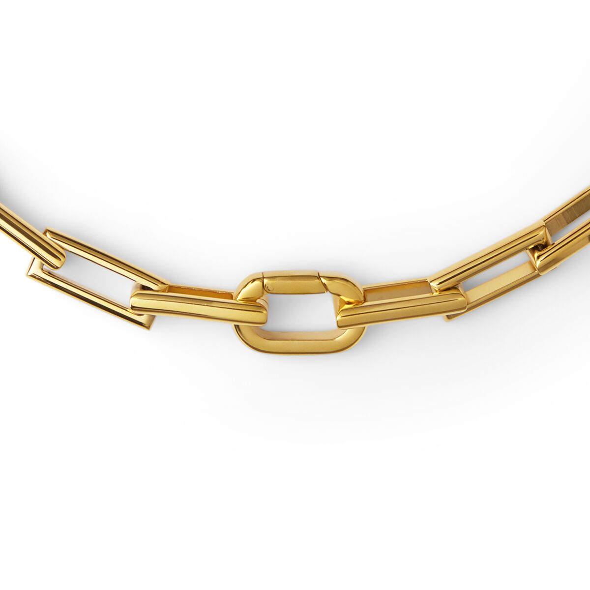 Das Bild zeigt eine goldene Halskette mit markanten, rechteckigen Kettengliedern und einem größeren Verbindungsglied in der Mitte vor weißem Hintergrund. Die Schmuckkette wirkt modern und stilvoll.