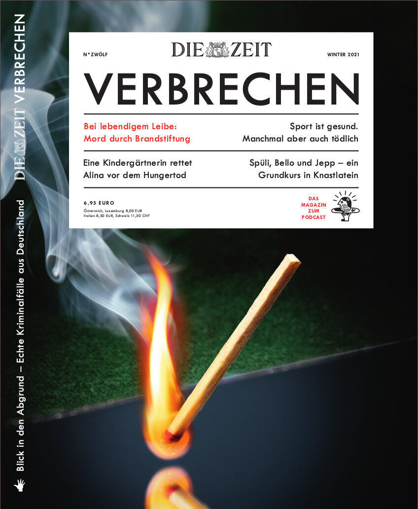 Titelbild des Magazins ZEIT VERBRECHEN 12/21 mit dem Thema Verbrechen. Sichtbar sind ein Streichholz, das sich entzündet, und verschiedene Artikelüberschriften. Das Cover hat schwarze und weiße Farben mit roten Elementen.