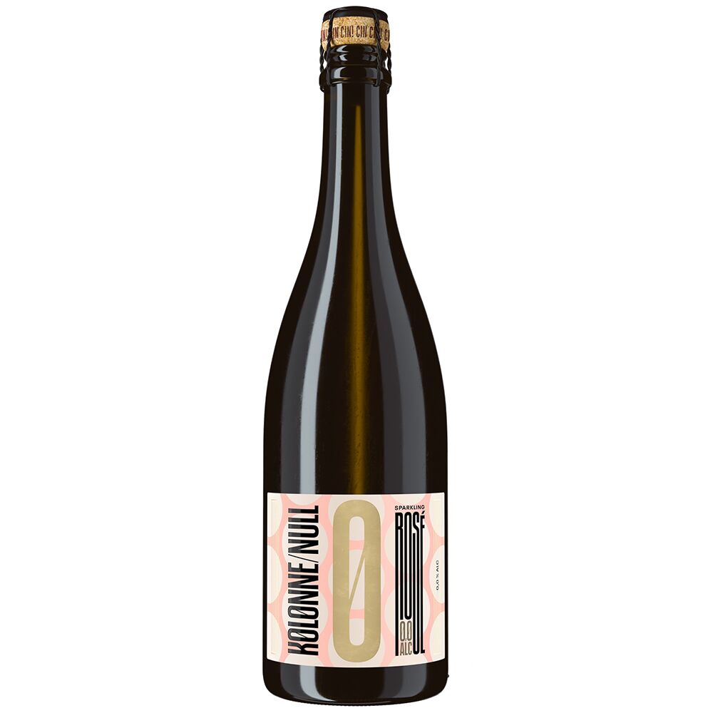 Eine elegante Flasche alkoholfreier Weiß- & Roséwein der Marke ZEIT-Selektion mit modern gestaltetem Etikett, stehend auf weißem Hintergrund. Das Produkt eignet sich für festliche Anlässe, gesellige Treffen und als Alternative für Genießer, die auf Alkohol verzichten möchten.
