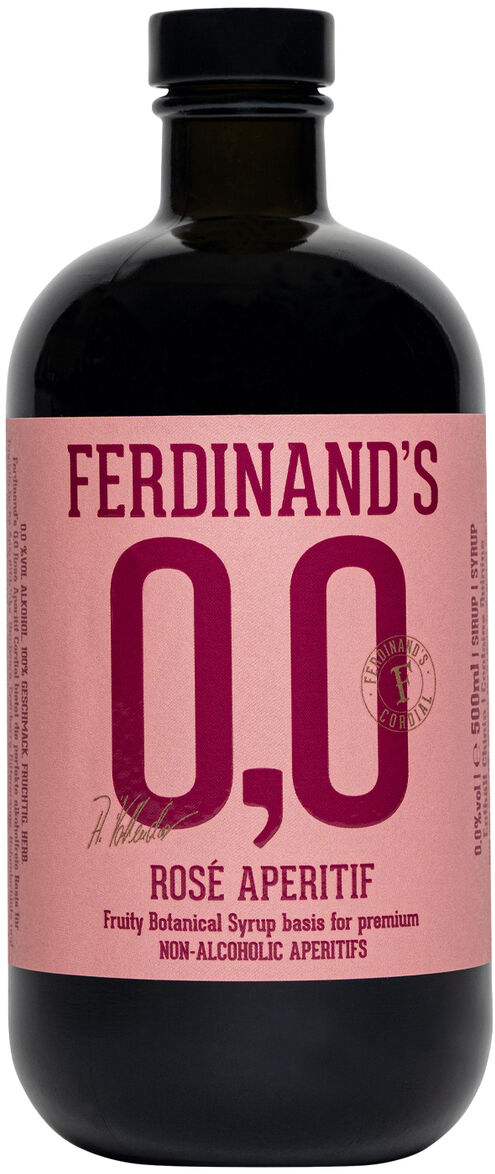 Ferdinand's 0,0 Rosé Aperitif Cordial in einer dunkelbraunen Glasflasche mit rosa Etikett. Der Text auf dem Etikett ist in rosa und weiß gehalten, darauf stehen der Markenname und der Produkttyp in größeren Buchstaben.