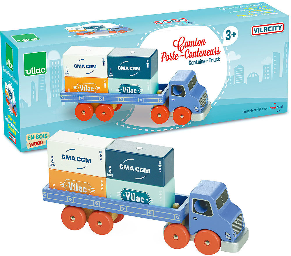 Holzspielzeug-Container-LKW 'Vilacity' von Vilac mit CMA CGM Containern, abgebildet vor einer grünen, illustrativen Verpackung. Geeignet für Kinder ab 3 Jahren.