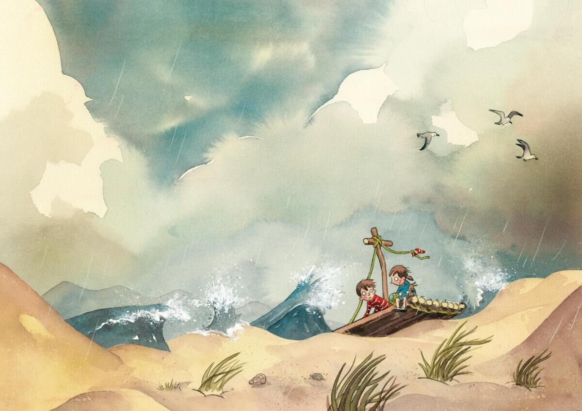 Zwei Kinder auf einem selbstgebauten Segelschiff in einer fantasievollen Landschaft mit Strand, Meer und Bergen im Hintergrund während des Regens, illustriert in sanften Farbtönen.