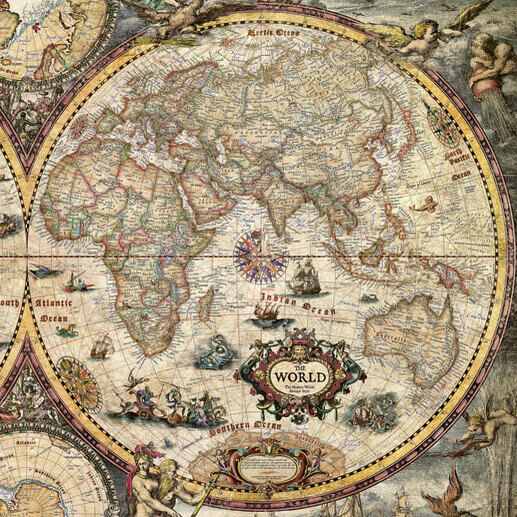 Sehr detaillierte, nostalgische Weltkarte im Vintage-Stil als Puzzle mit 2.000 Teilen. Zarte, gedeckte Farben, zahlreiche filigrane Illustrationen wie Schiffe, Fabelwesen und allegorische Figuren zieren die Karte. Harmonische Gestaltung, reiche Verzierungen, dekorativer Antik-Look.