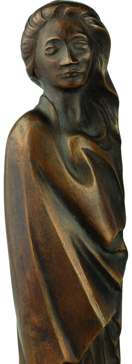 Skulptur von Ernst Barlach aus dem Jahr 1931, mit dem Titel »Frau im Wind«. Die Figur zeigt eine Frau in ausdrucksstarker Pose, gefertigt aus Bronze. Die Formen wirken fließend und dynamisch, was den Eindruck von Bewegung im Wind erzeugt.