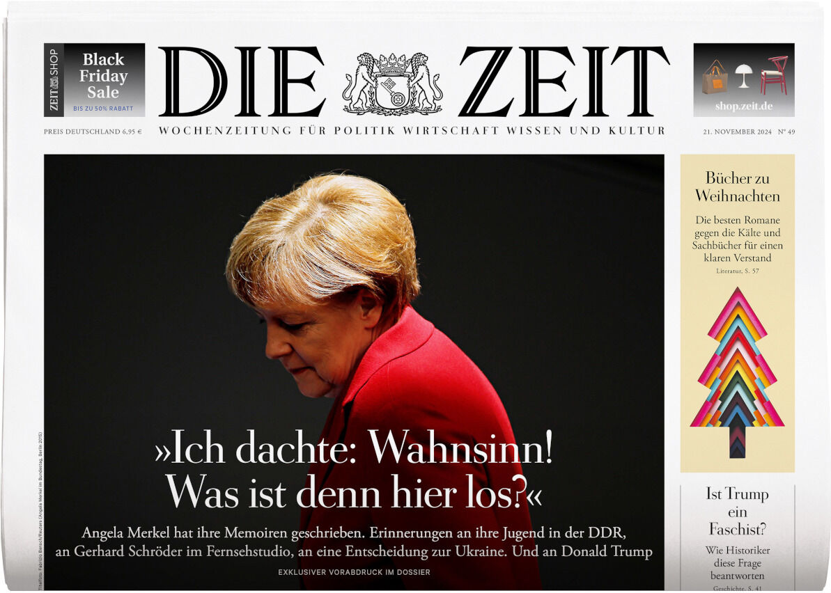 Titelseite der Wochenzeitung DIE ZEIT 49/2024 mit einem Artikel über Angela Merkel in rotem Outfit im Profil. Präsentiert Themen wie Politik, Wirtschaft und wichtige internationale Ereignisse. Enthält Details zur DDR und Diskussionen über bekannte Persönlichkeiten wie Donald Trump.