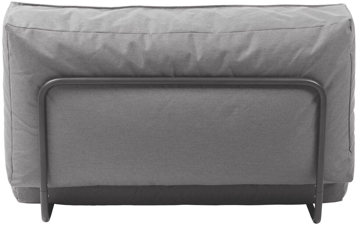 Ein Outdoor-Bett namens »STAY« in den Maßen 120 x 190 cm. Das Bett ist grau und hat ein minimalistisches Design mit einer strukturellen Unterstützung aus schwarzem Metall.