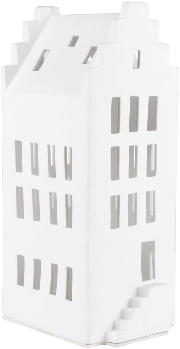 Ein keramisches Lichthaus mit Giebeldach und vielen Fenstern. Die weiße Dekoration hat eine Treppe und ist minimalistisch gestaltet.