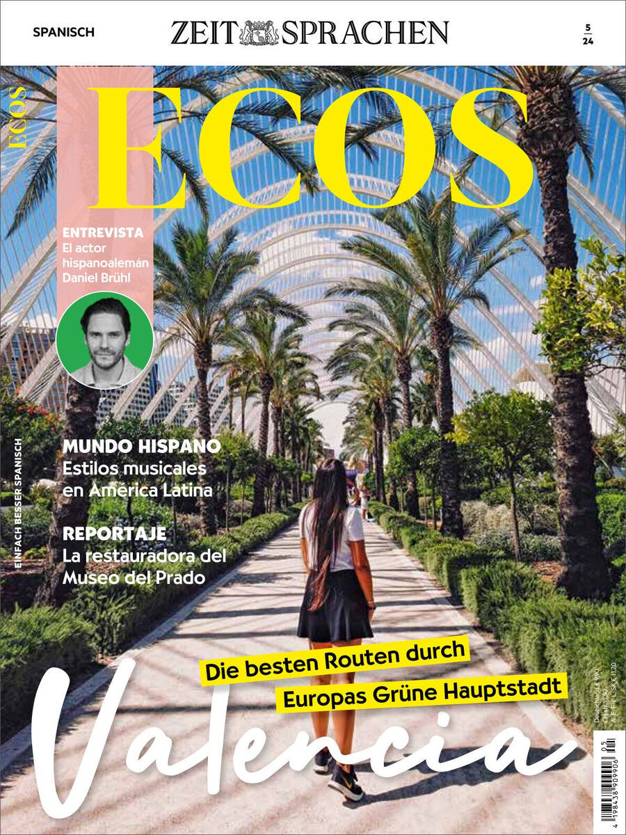 Titelbild des Ecos Magazins Ausgabe 05/2024. Eine Frau in einem botanischen Garten in Valencia, umgeben von hohen Palmen und Pflanzen. Auf dem Cover sind Überschriften zu verschiedenen Themen wie ein Interview, Musikstile in Lateinamerika und die Restaurierung des Museo del Prado zu sehen.