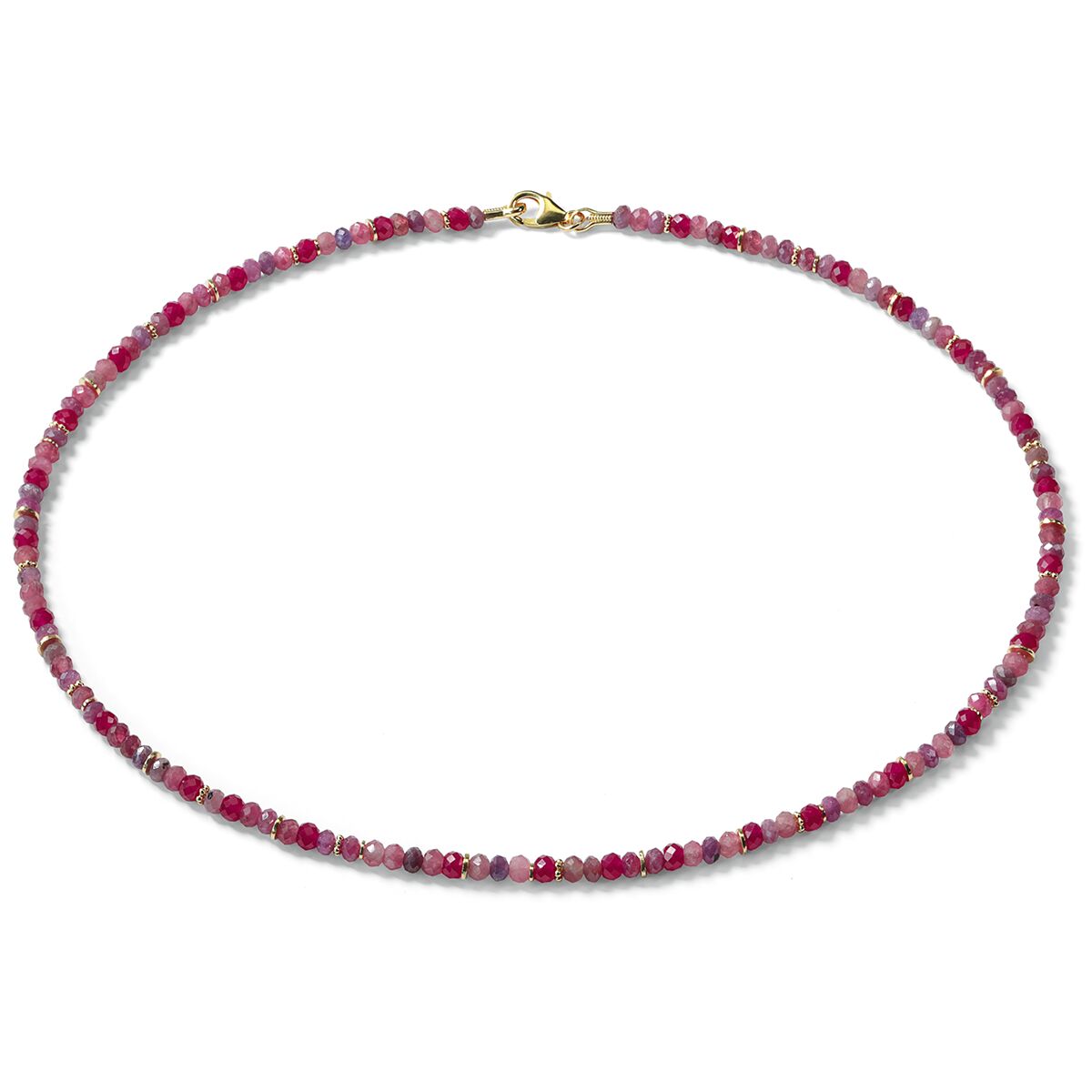 Das Bild zeigt das Collier aus dem Schmuckset »Marla« der Marke Ars mundi. Die Kette besteht aus facettierten Perlen in verschiedenen Rosa-, Rot- und Violetttönen und vergoldeten Elementen. Der runde Verschluss ist goldfarben. Die Kette liegt in einer perfekten Kreisform auf weißem Hintergrund.