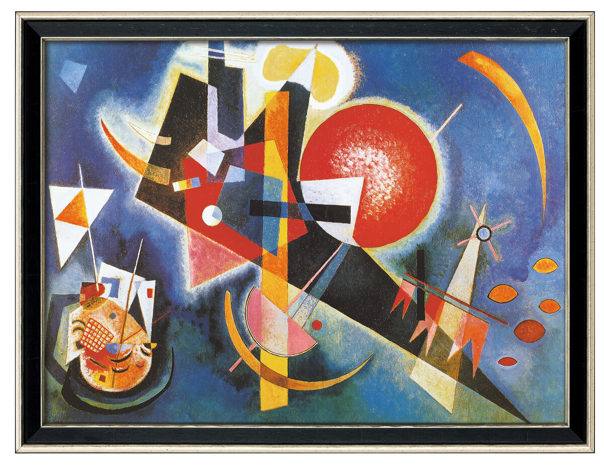 Ein abstraktes Gemälde von Wassily Kandinsky mit dem Titel »Im Blau«, 1925. Die Komposition enthält eine Vielzahl geometrischer Formen und kräftige Farben wie Blau, Rot, Gelb, Schwarz und Weiß.