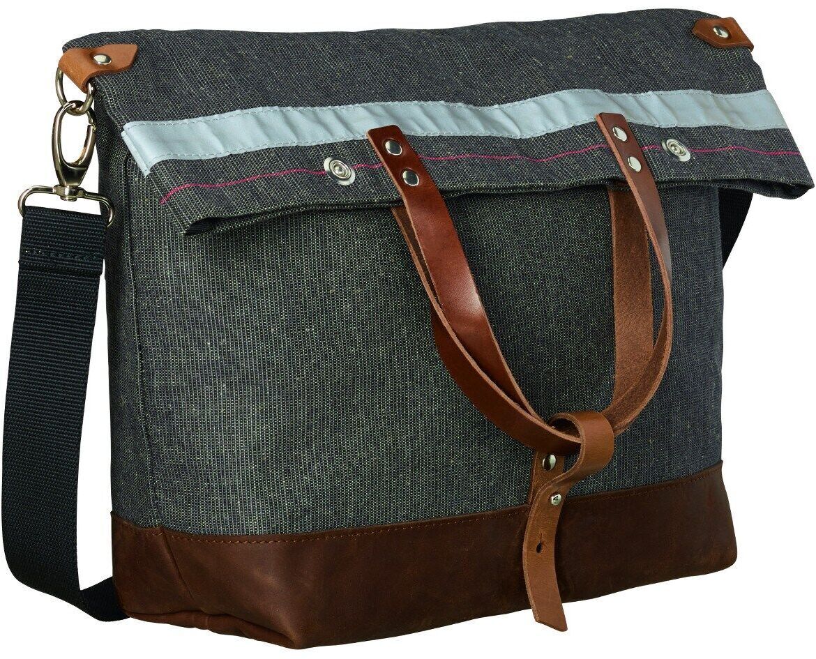Fahrrad-Tasche aus grauem Leinenstoff mit braunen Lederakzenten, verstellbaren Schultergurten und mehreren Verschlüssen.