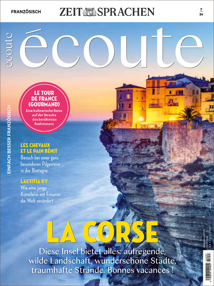 Titelseite des Magazins Écoute Ausgabe Juli 2024 mit einem Bild von Korsika, das ein Haus auf einer Klippe über einem blauen Meer zeigt. Oben stehen der Titel und das Logo von Écoute sowie Hinweise auf die Hauptartikel der Ausgabe.