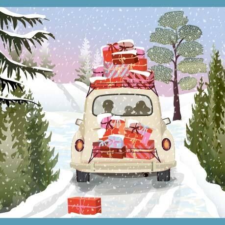 Illustration eines weißen Autos auf verschneiter Straße, beladen mit vielen Geschenkpaketen auf dem Dach und im Inneren, zwei Personen fahren. Umgeben von verschneiten Tannenbäumen, im Hintergrund ein lila-blauer Himmel. Schneefall, winterliche Szene.