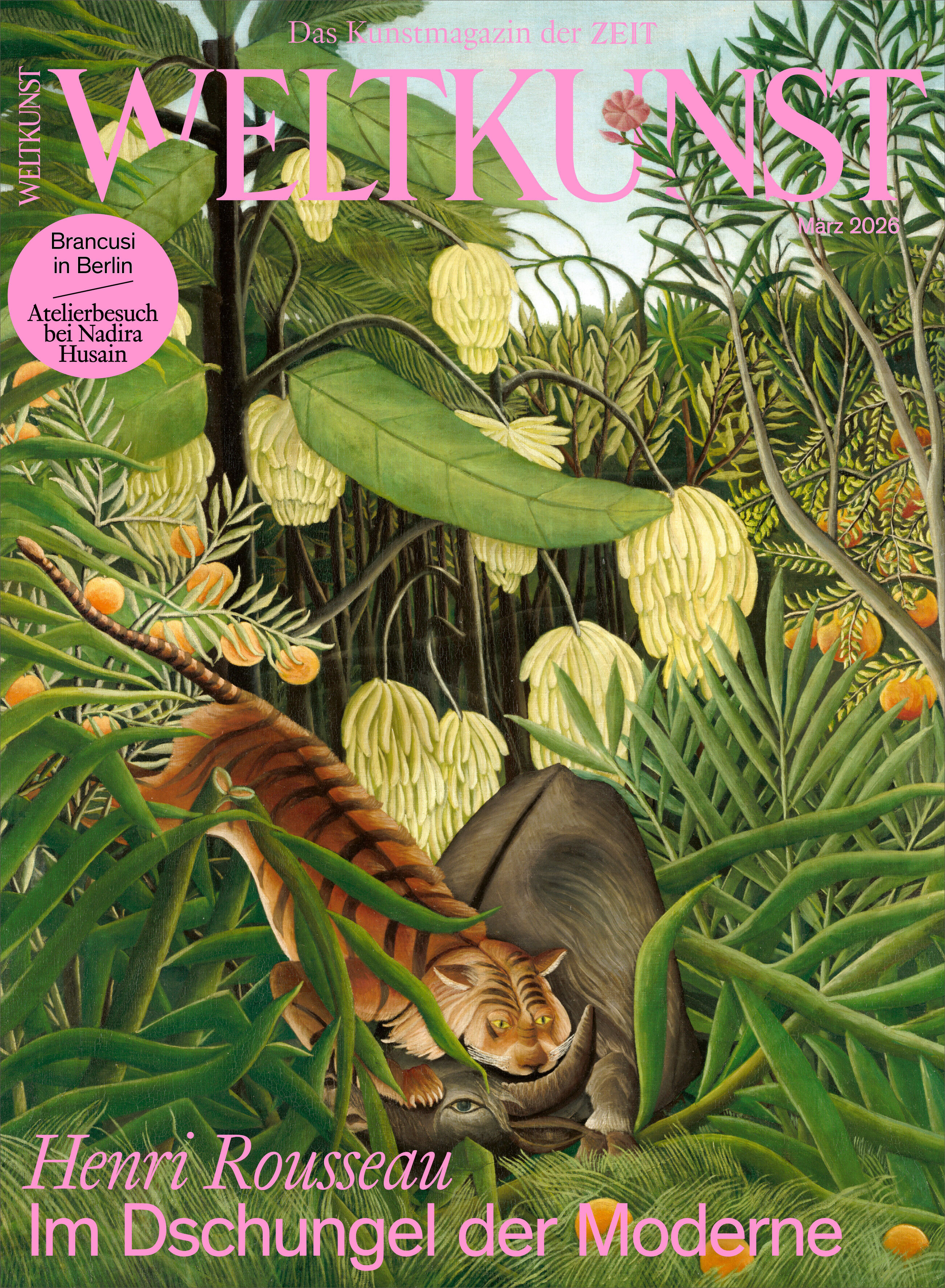 Titelbild des Kunstmagazins WELTKUNST 252/26 zeigt Henri Rousseaus berühmtes Dschungelgemälde: dichter, leuchtend grüner Blätterwald und gelbe Blüten, mittig ein lauernder Tiger im Gras. Oben rosa Schriftzug, abgerundete pinke Themensticker, farbintensiv und detailliert illustriert.