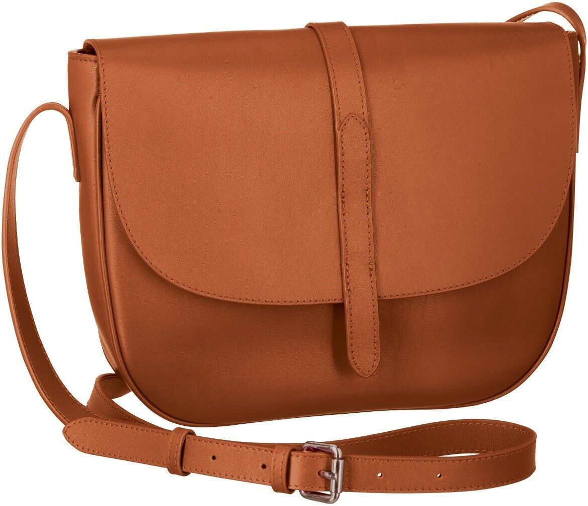 Braune Saddle Bag Femme Umhängetasche aus Leder. Die Tasche ist elegant und minimalistisch gestaltet, mit einem verstellbaren Schulterriemen und einer Klappe mit Verschluss.