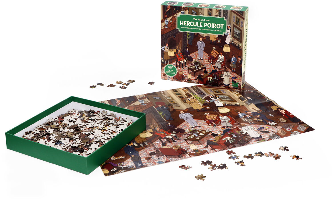 Das Bild zeigt das Puzzle 'Die Welt von Hercule Poirot'. Es besteht aus vielen kleinen Teilen, die noch ungeordnet herumliegen. Die Puzzlebox zeigt ein fertiges Bild, das eine Detektivszene von Hercule Poirot darstellt, begleitet von einer offenen Puzzlebox und einem teilweise zusammengesetzten Puzzle daneben.